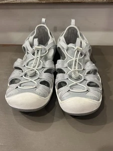 Sandalias deportivas Keen talla 5 MOXIE plateadas nuevas niñas niños zapatos - Imagen 1 de 8