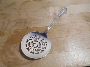 Community 1926 HAMPTON COURT Pattern Silverplate Tomato Servierer 8235 - Bild 1 von 3