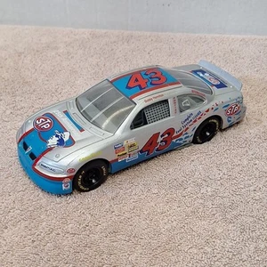 Bobby Hamilton #43 Pontiac 1995 Nascar 1/24 DieCast Racing Champions No Box - Picture 1 of 8