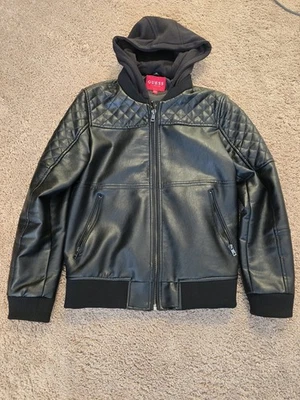 GUESS 人造皮革轰炸机夹克/可拆卸连帽衬里 - 小款 X93L12R8541 — 第 1/4 张图片