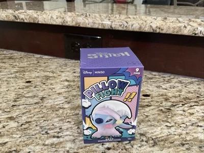 Miniso Disney Stitch Almohada Lucha Caja Ciega Figura | Caja Sorpresa Sellada - NUEVO Foto 1 de 4