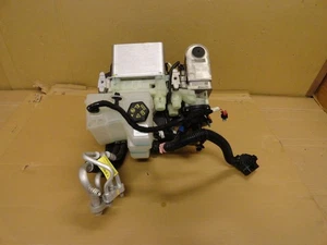 Tesla Modelo 3 o Y 2017-2024 OEM Octovalve Super Colector Depósito de refrigerante - Imagen 1 de 24