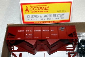 Accurail HO Chicago & Northwestern USRA Twin Hopper (2425.1) - Picture 1 of 2