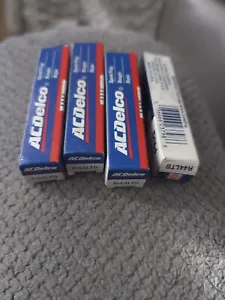 (4) pack lot set Genuine AC Delco GM R44LTS, 5613611 Spark Plugs USA made px1 - Picture 1 of 2