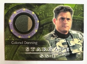 STARGATE SG-1 : MICHAEL DELUISE as COLONEL DANNING COSTUME CARD WORMHOLE X-TREME - Picture 1 of 2
