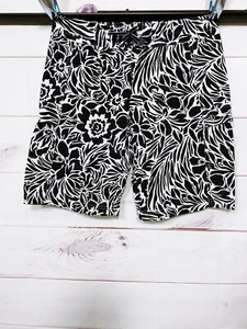 Lands' End Damen-Badeshorts Größe 6 schwarz & weiß Blumenmuster mit Kordelzugtaschen - Bild 1 von 7