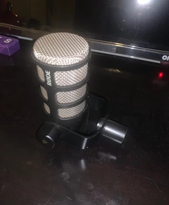 Micrófono dinámico para podcasting Rode PodMic Foto 1 de 2
