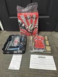 Ultraman Maßstab 1:12 - 2022 Mezco Toyz ONE:12.    (Neuer offener Karton).    T-5 - Bild 1 von 21