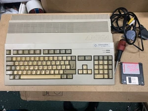 Commodore Amiga 500 - 2MB - Picture 1 of 18