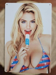 🍀 Targa in latta targa in metallo modello supermodella Kate Upton Tin Sign - Foto 1 di 2