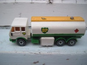 SIKU MERCEDES BENZ BP PETROL TANKER SCALE SIZE 1:55 NO MIRRORS PAINTED NEW CAP - Picture 1 of 4