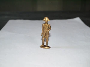 FIGURINE MOKAREX DEMI-RONDE BOSSE MARÉCHAL BESSIERES 1766-1813 - Picture 1 of 1