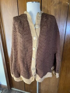 Vintage hand made crochet poncho Brown Hues with wood buttons - Picture 1 of 6