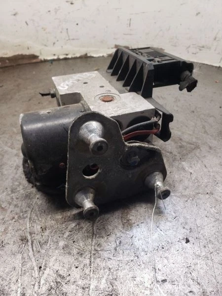 ABS Brake Pump Control Module Fits 2000-2002 Mercedes-Benz E320 CLA-Class - Image 1 of 4