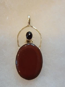 Genuine Natural Red Jasper and Rhodolite Garnet Cabochon Gemstone Pendant in Sil - Picture 1 of 4