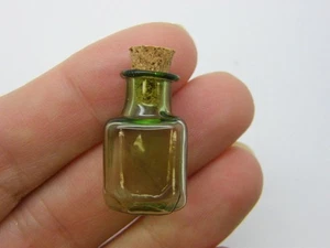 2 Mini glass bottles with corks green M324 - Picture 1 of 1