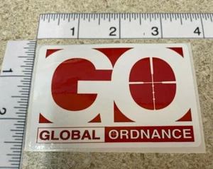 Global Ordnance GO rot weiß OEM Original Schusswaffen Aufkleber Sticker Shot Show  - Bild 1 von 1