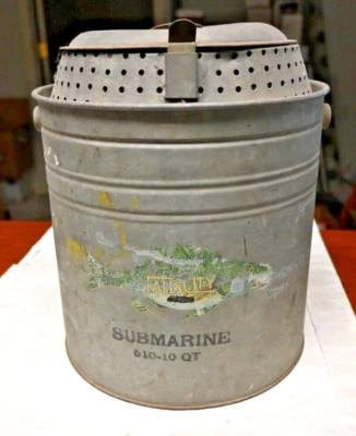 Vintage Falls City Submarine #510 10 Quart Minnow Bucket - Image 1 of 4