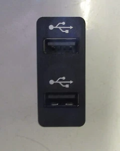 Original gebrauchte BMW & MINI Doppel USB Buchse für F55 F56 F57 - 9376437 - Bild 1 von 4