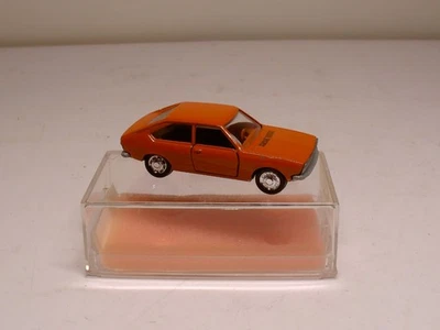 Schuco 867 VW Passat LS orange ca. 6,5 cm 1:66 PKW Modellauto in OVP - Bild 1 von 4
