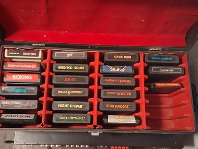 Atari 2600 Lot Of 21 Games/Cartridges & Vintage Carrying Case - Image 1 of 4
