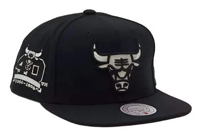 Mitchell & Ness 黑色芝加哥公牛队手表 Me Shine 平沿帽 — 第 1/4 张图片