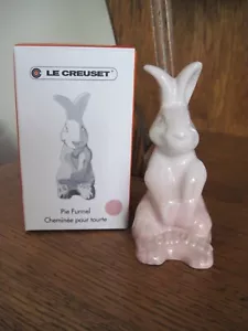 Le Creuset Pie Bunny Funnel in Shell Pink Ombre NIB - Picture 1 of 8
