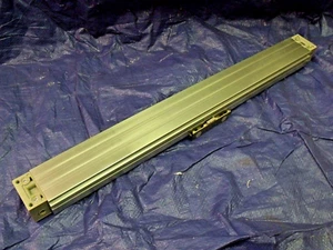 Neu SMC Pneumatics MY1C25-500 stangenloser Linearantrieb: 25 mm Bohrung, 500 mm Hub - Bild 1 von 3