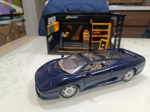 Maisto 1/18 scale Diecast - 31807 Jaguar XJ220 1992 Dark blue - Foto 1 di 24