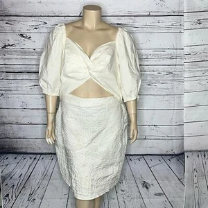 Fashion to Figure NWT Size 4 Ivory Cut-Out Puff Sleeve Embroidery Dress - Picture 1 of 6