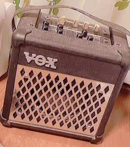 VOX Guitar Amplifier - Picture 1 of 1