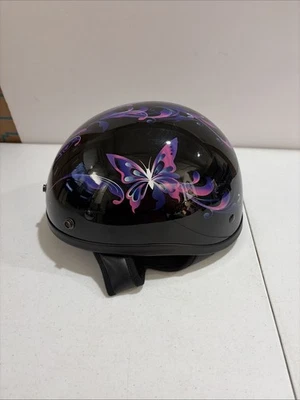 Medio casco de motocicleta Outlaw para dama con mariposas talla pequeña Foto 1 de 4