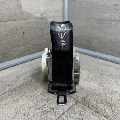 BMW 328XI E90 2007 SEGUNDA FILA TRASERO PASAJERO DERECHO CINTURÓN SEGURIDAD RETRACTOR Foto 1 de 4