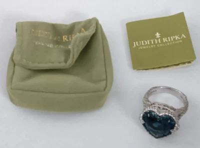 Anillo Judith Ripka Smithsonian de 12 quilates con topacio azul de Londres y diamantes talla 11 Foto 1 de 4