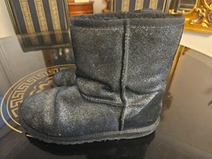 UGG Womens black shiny short ugg boots size 5 uk - Picture 1 of 6