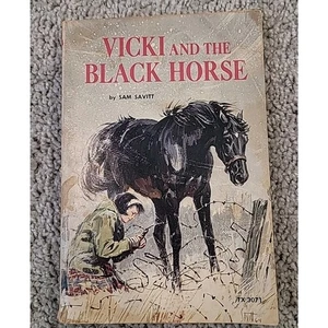 Vicki And The Black Horse by Sam Savitt Softcover TX 3071 1st Printing 1975 GUC - Foto 1 di 7