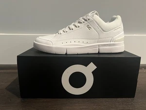 Size 8 - On The Roger Centre Court White Gum (Women's) Brand New - Fast Ship! - Picture 1 of 2