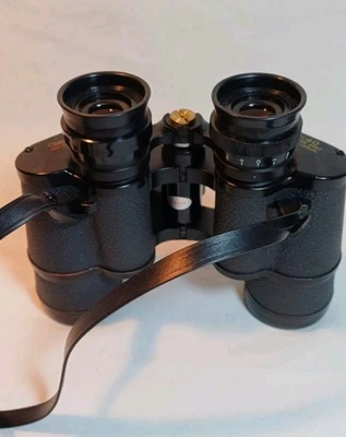 Greenkat 8x40 Binoculars with Neck Strap and Carry Case Vintage Excellent Con - Image 1 of 4