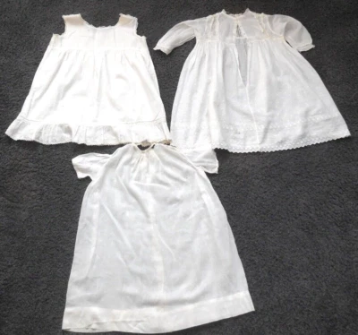 Muñeca infantil antigua 3 trajes circa 1910 vestido eduardiano sin cordones mejor ropa para bebés Foto 1 de 4