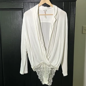 Free People Keep it Sleek Body Suit Size Small White Long Sleeve Lace Bottom - Picture 1 of 5