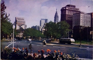 Philidelphia PA Municipio Skyline Auto d'epoca Autobus Centro Scena Strada - Foto 1 di 2
