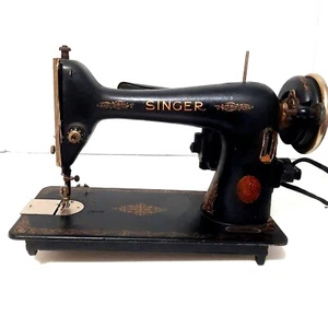 Singer Model 66 Sewing Machine SN AF721867 - Picture 1 of 12
