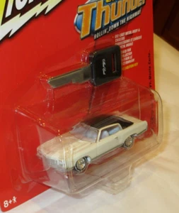 JOHNNY WHITE LIGHTNING CHEVY THUNDER '70 CHEVY MONTE CARLO w/ RUBBER TIRES & KEY - Picture 1 of 6