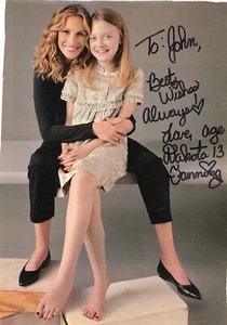 Dakota Fanning - signiertes Farbmagazinfoto (mit Julia Roberts) - Bild 1 von 1