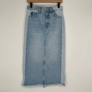 KanCan Midi Denim Light Wash Two Tone Back Slit Raw Hem Pockets Skirt Small - Picture 1 of 8