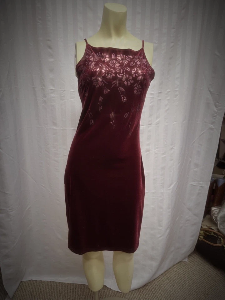 Vestido Pulse Mujer Borgoña Brillante con Correa de Espagueti Fiesta/Baile Escolar Talla LG Foto 1 de 4