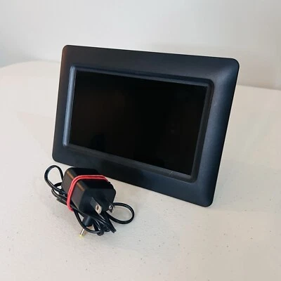 Polaroid Digital Photo Frame Hi-Resolution 800 x 480 Pixel LED Display 7" - Image 1 of 4