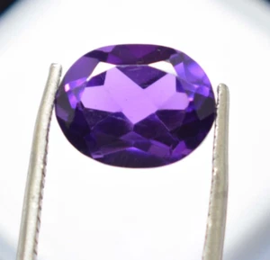 Atractiva piedra preciosa suelta de amatista púrpura de 3,15 quilates con certificación GGI forma ovalada - Imagen 1 de 4