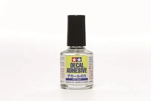 87176 Tamiya Calcomanía Adhesivo / Adhesivo 10 ml (1l = 629,00 €), para coros deslizantes húmedos - Imagen 1 de 1