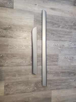 2004-2007 Audi A4 LY7G Quartz Gray 2pc Lower Door Blade Trim RH Passenger Side - Image 1 of 4